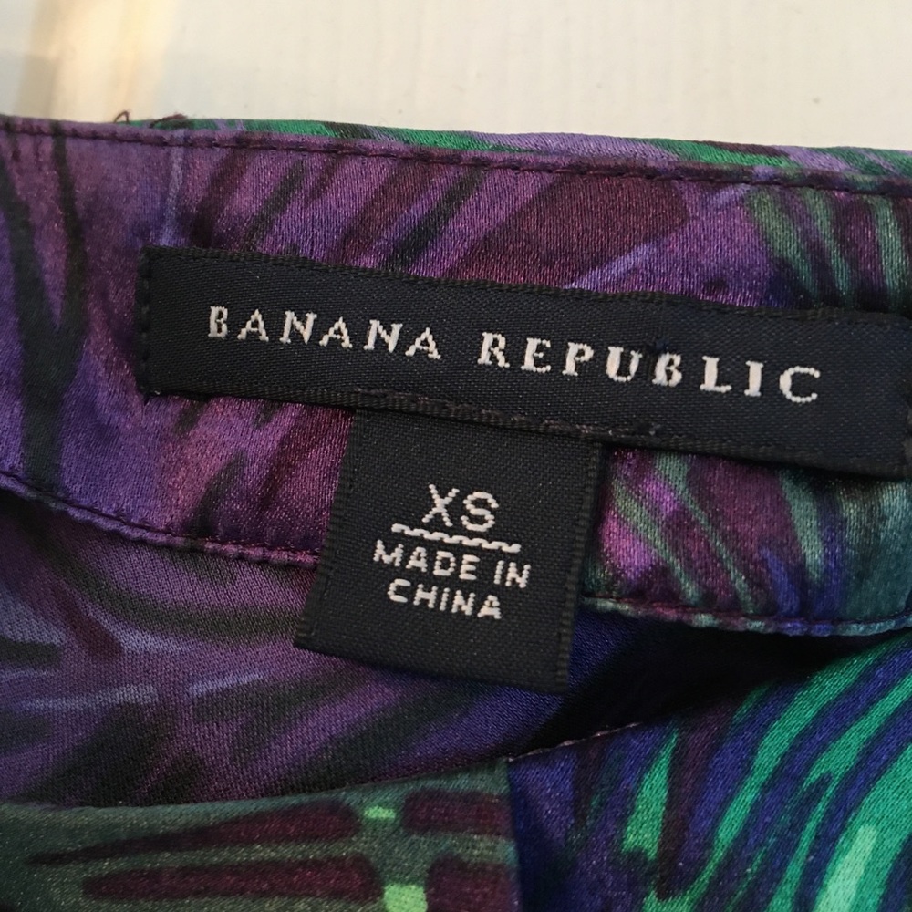 Banana Republic Peacock top - Picture 3 of 5